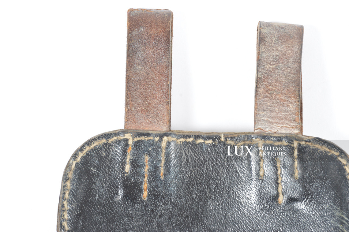German entrenching tool carrying case in black pressed cardboard, « jmb 1943 » - photo 13