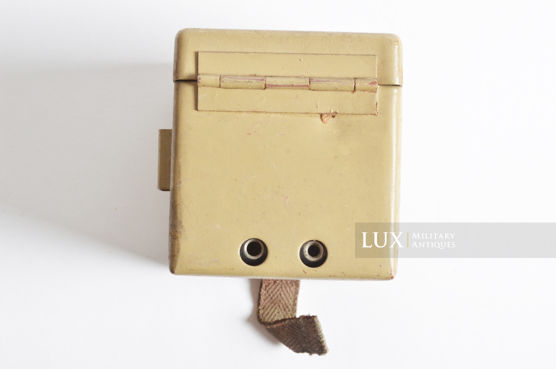 Late-war German MG34/42 optical sight battery box - photo 8