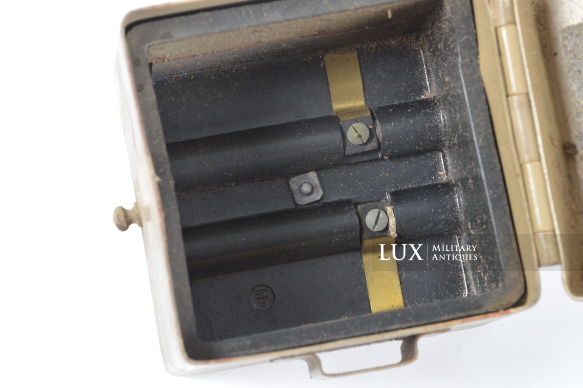Late-war German MG34/42 optical sight battery box - photo 14