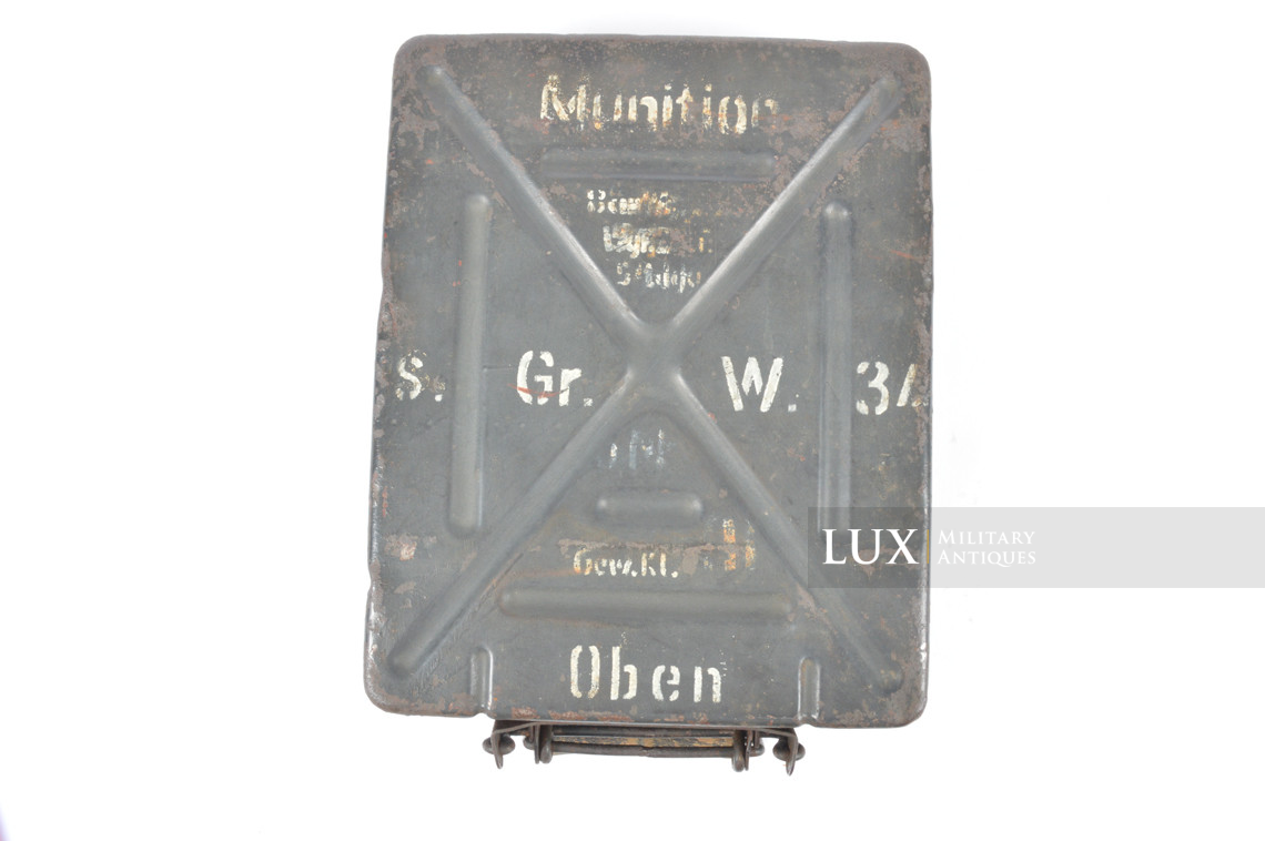Early German 8cm mortar steel ammunition storage box - photo 7