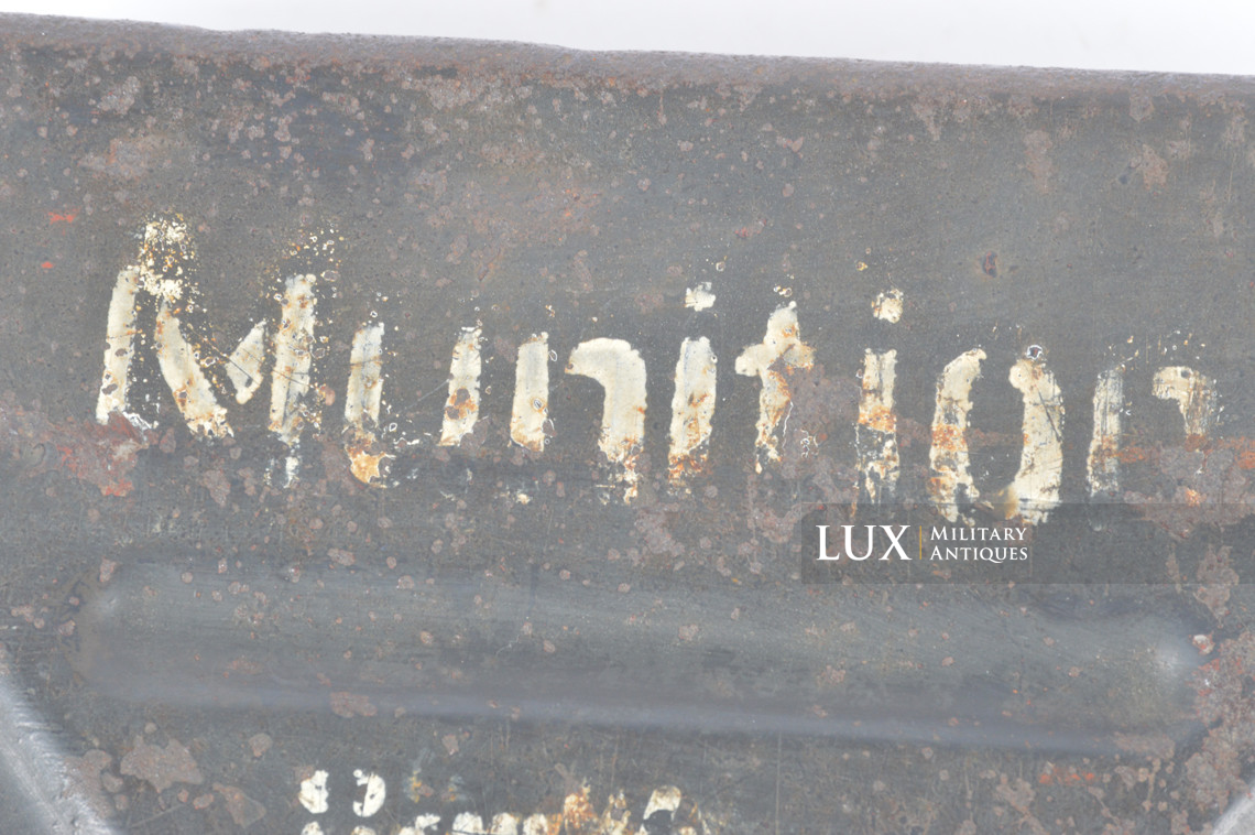 Early German 8cm mortar steel ammunition storage box - photo 8