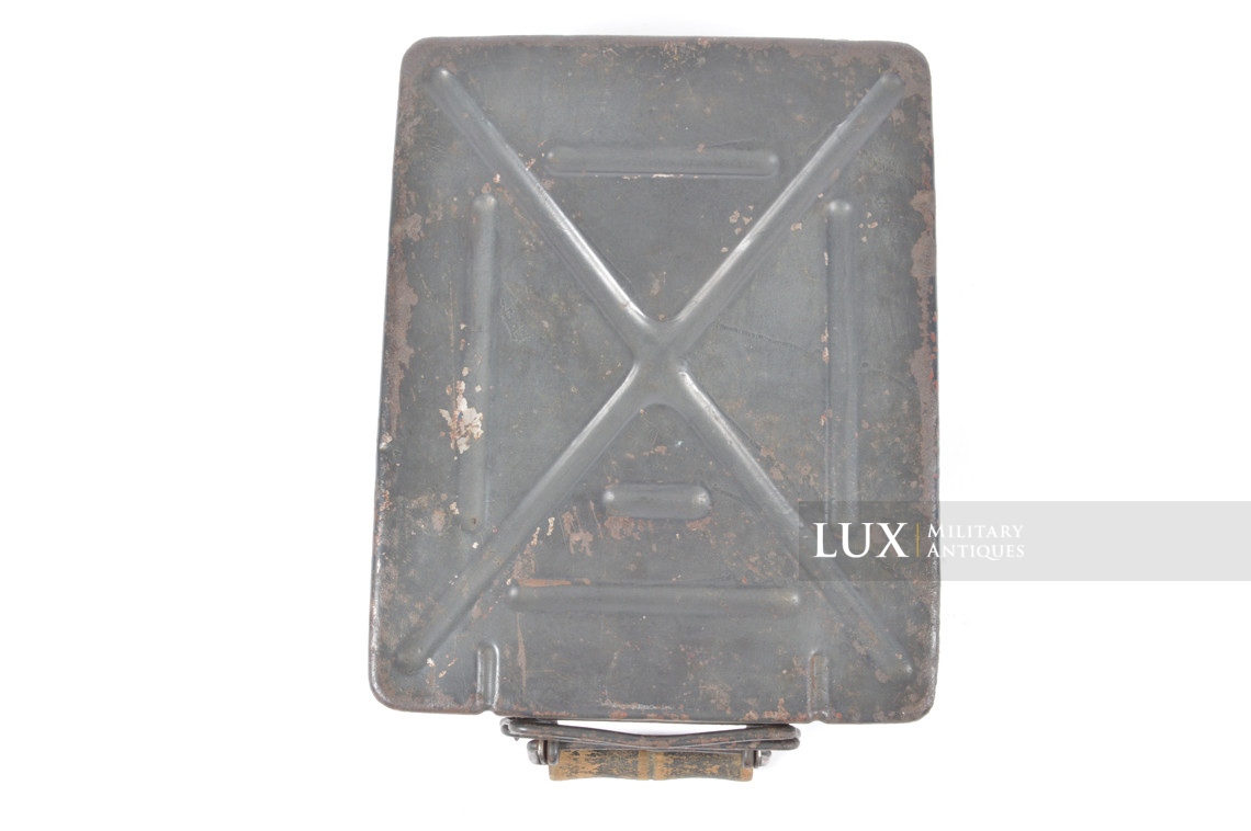 Early German 8cm mortar steel ammunition storage box - photo 13