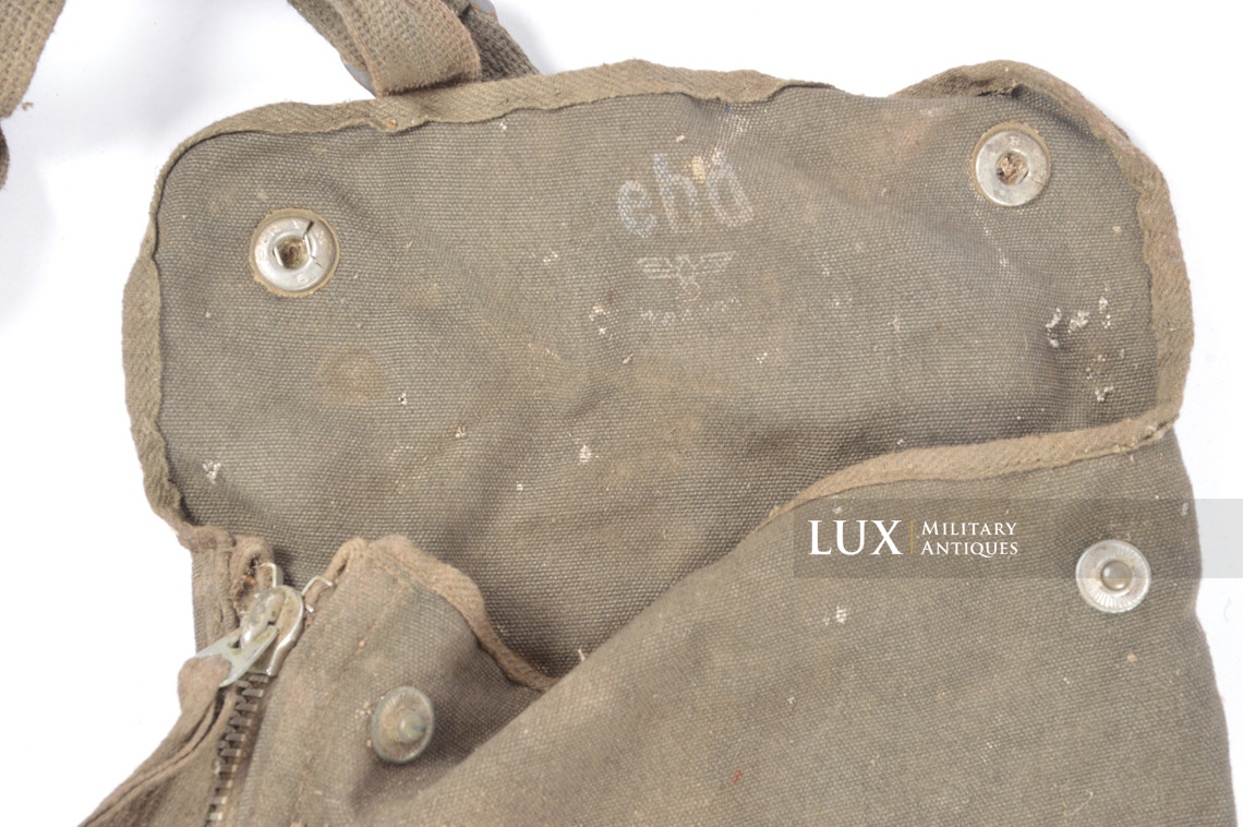 Late-war German paratrooper gas mask carrying bag, « woodwork find / Normandy » - photo 11