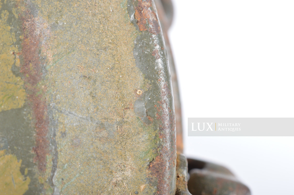 German two-tone camouflaged gas mask canister - photo 32