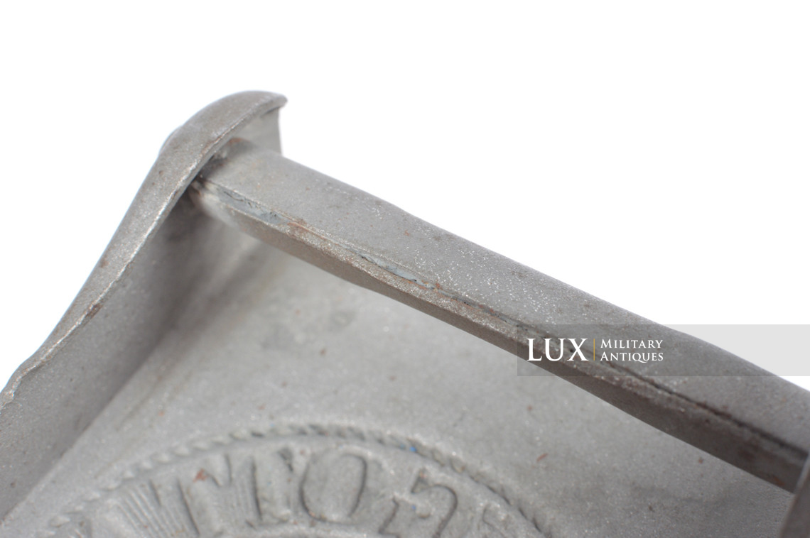 Unpainted late-war Heer belt buckle - photo 10
