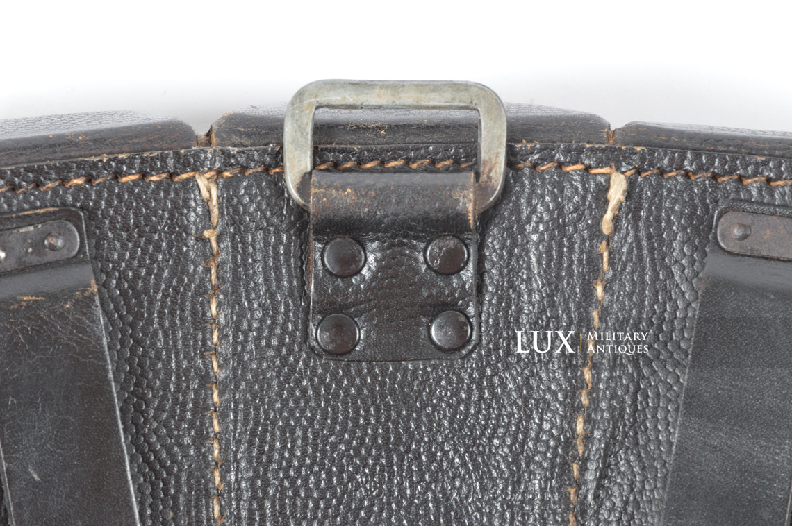 Matching pair of late war k98 ammunition pouches, « RBNr 0/0561/0169 » - photo 10