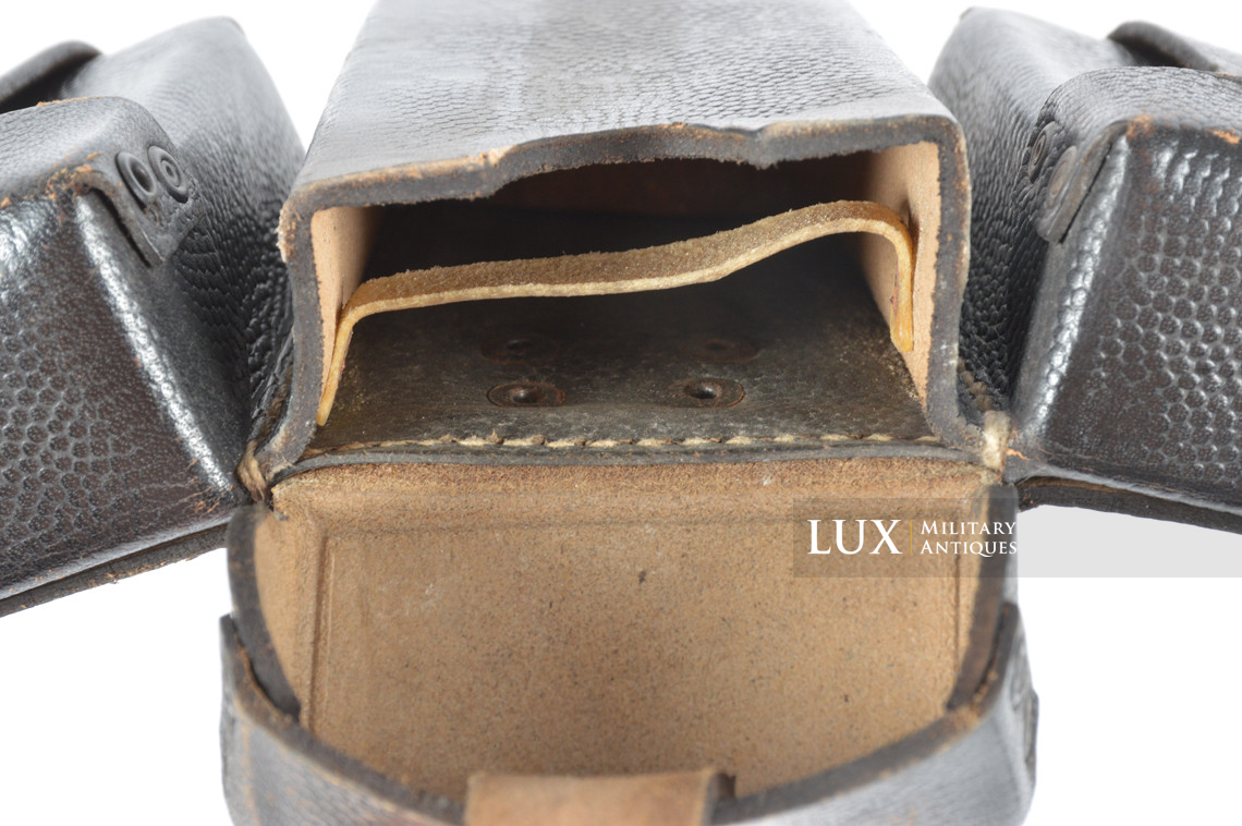 Matching pair of late war k98 ammunition pouches, « RBNr 0/0561/0169 » - photo 15
