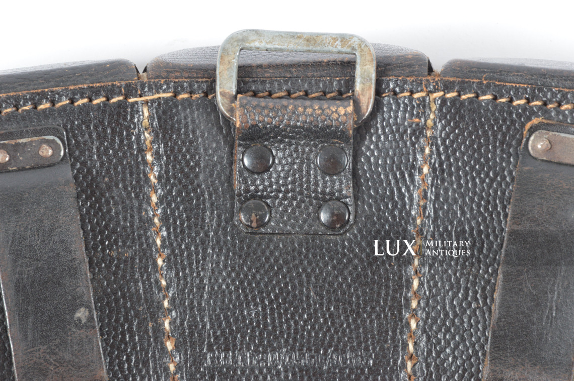 Matching pair of late war k98 ammunition pouches, « RBNr 0/0561/0169 » - photo 18