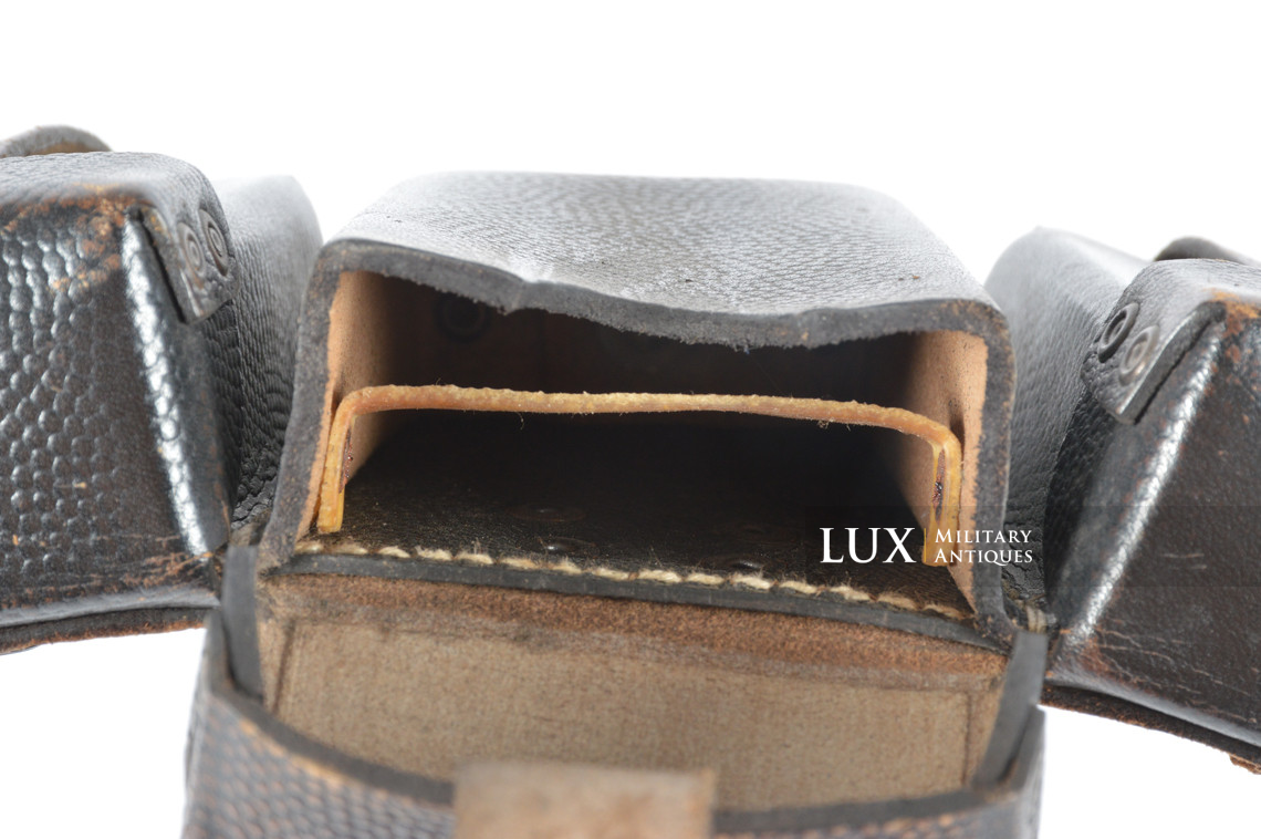 Matching pair of late war k98 ammunition pouches, « RBNr 0/0561/0169 » - photo 23