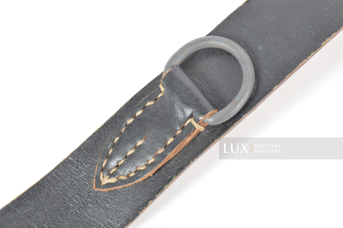 Unissued late-war Heer / Waffen-SS Y-straps, riveted construction, « RBNr » - photo 9