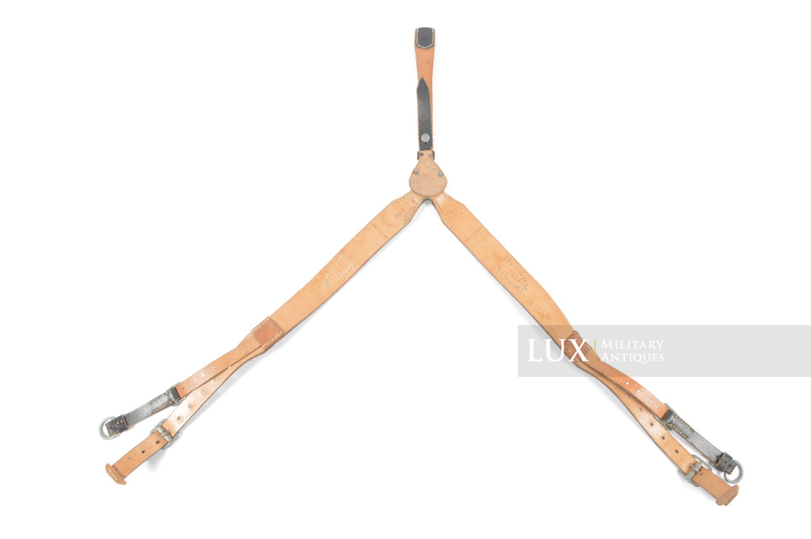 Unissued late-war Heer / Waffen-SS Y-straps, riveted construction, « RBNr » - photo 15