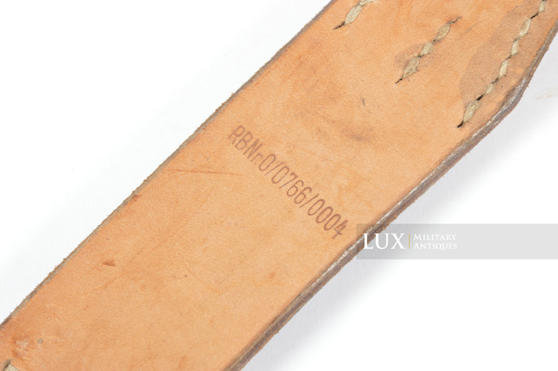 Unissued late-war Heer / Waffen-SS Y-straps, riveted construction, « RBNr » - photo 18