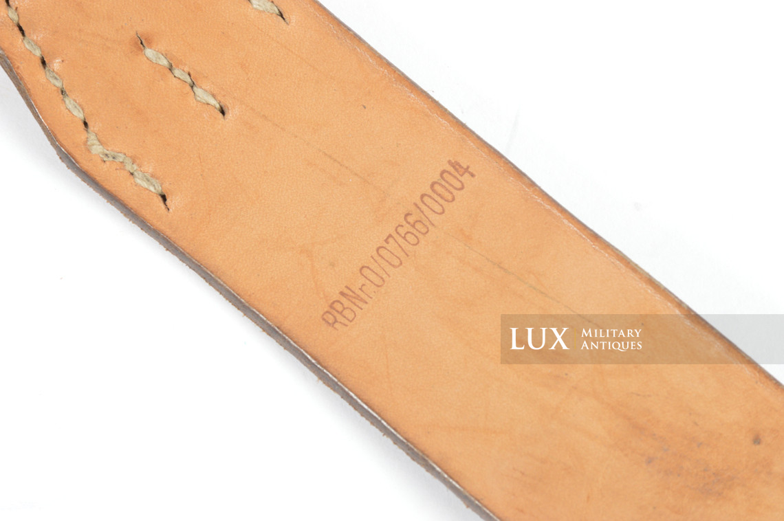 Unissued late-war Heer / Waffen-SS Y-straps, riveted construction, « RBNr » - photo 19