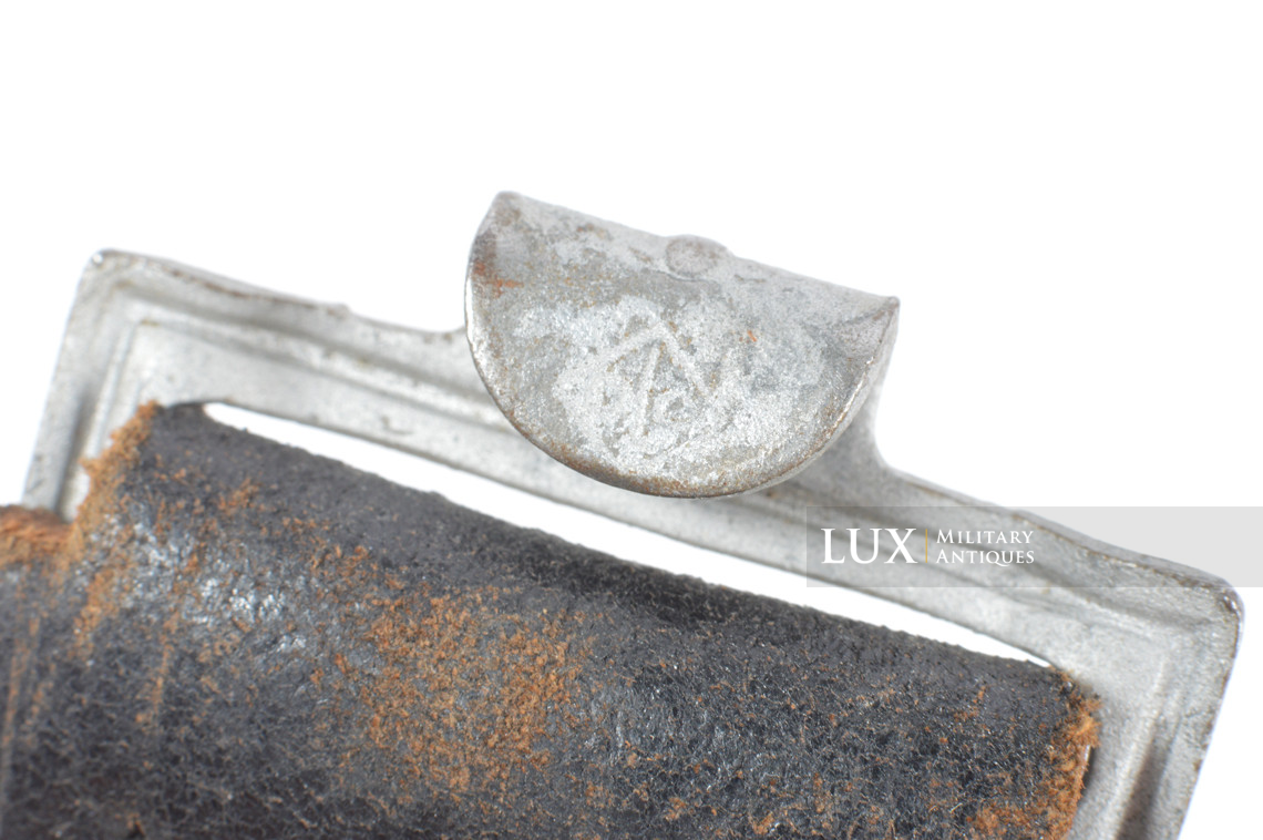 Rare cuir de ceinturon Waffen-SS fin de guerre, « SS 1325/43 RZM » - photo 8
