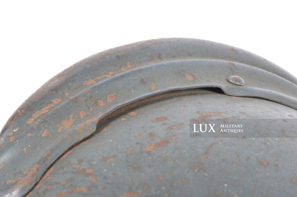 Casque français Adrian M1915 infanterie, nominatif, « impacté » - photo 17