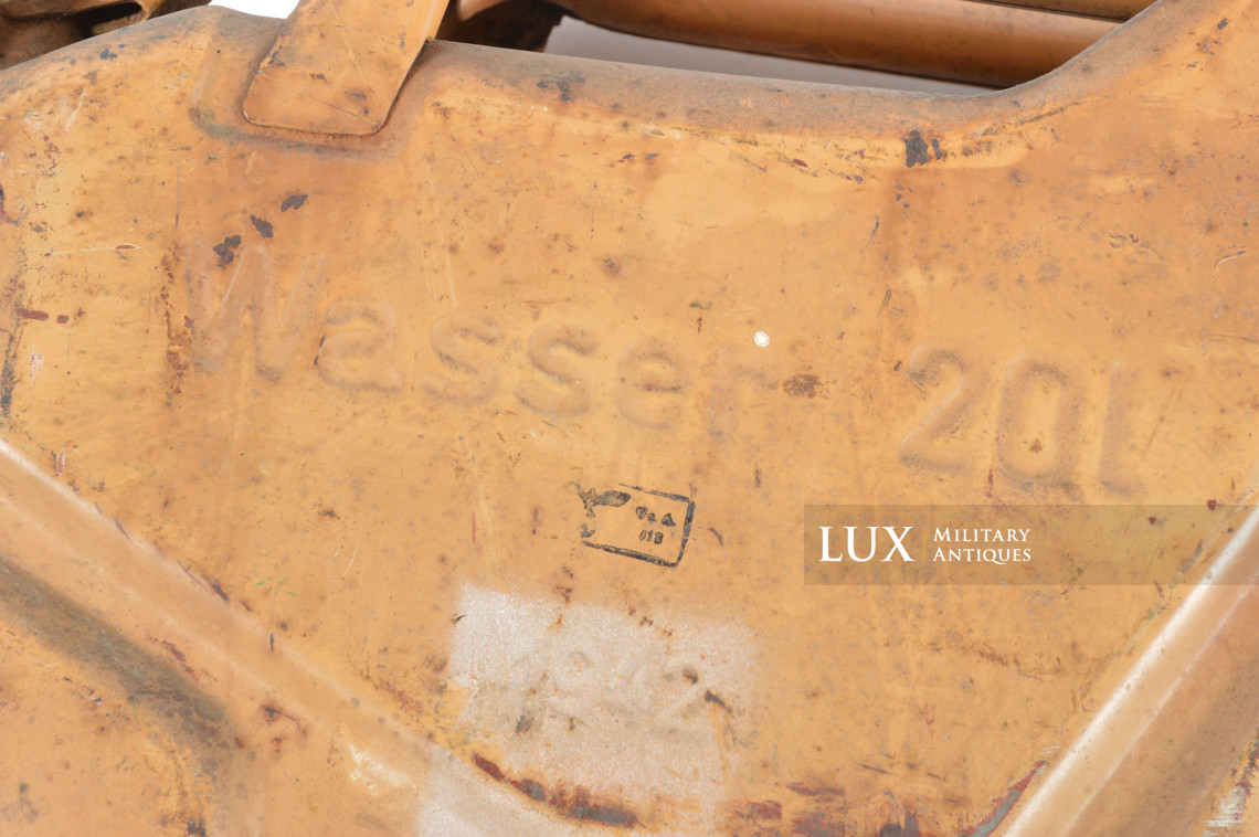 Jerrycan allemand jaune sable à eau, « Wasser 20l / 1942 » - photo 8