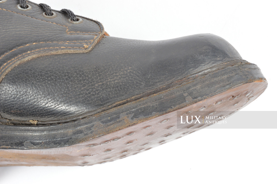 Unissued late-war German paratrooper jump boots - photo 37
