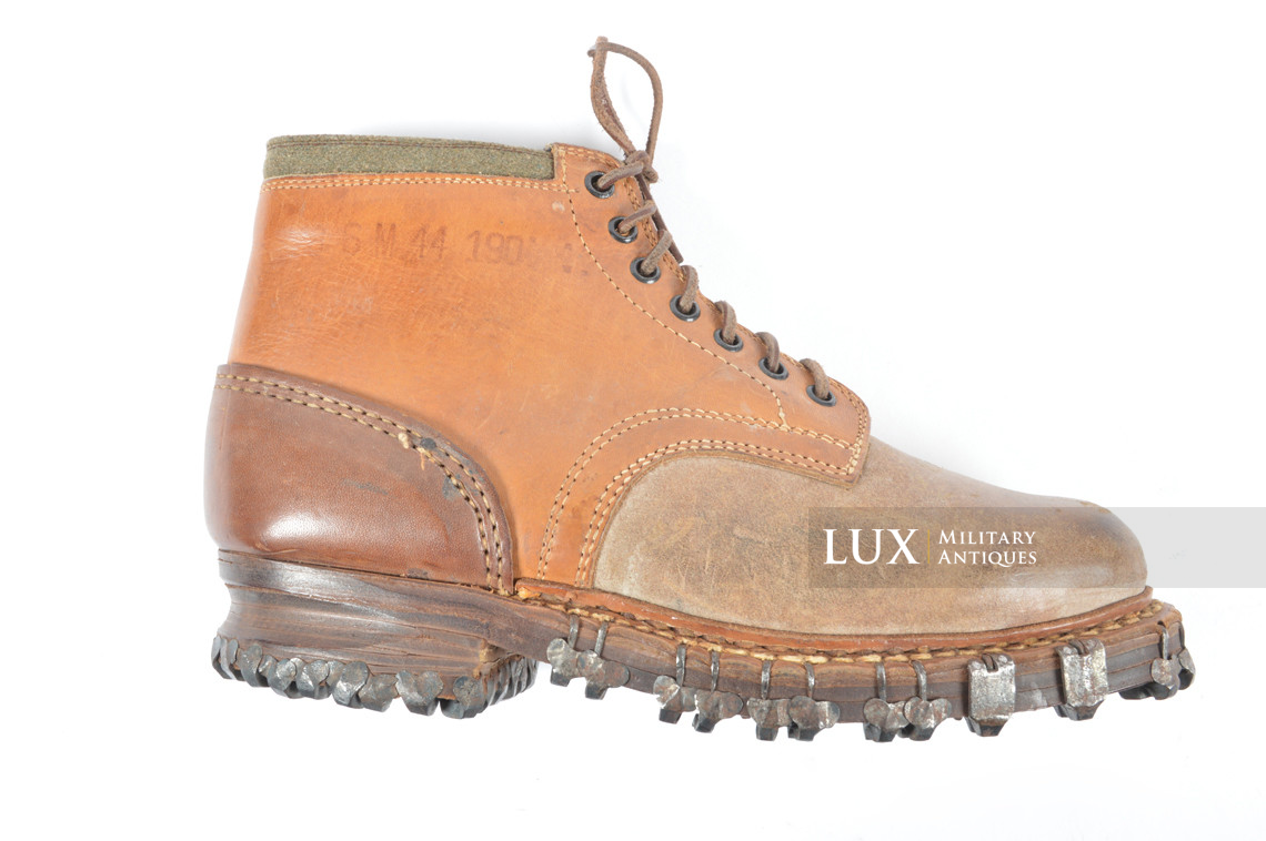 Unissued late-war German mountain trooper's ankle boots, « Gebirgsjäger » - photo 8