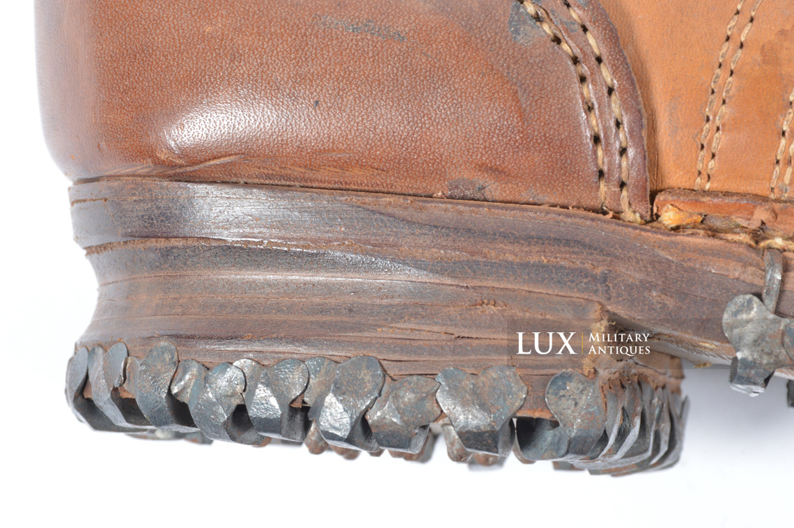 Unissued late-war German mountain trooper's ankle boots, « Gebirgsjäger » - photo 10