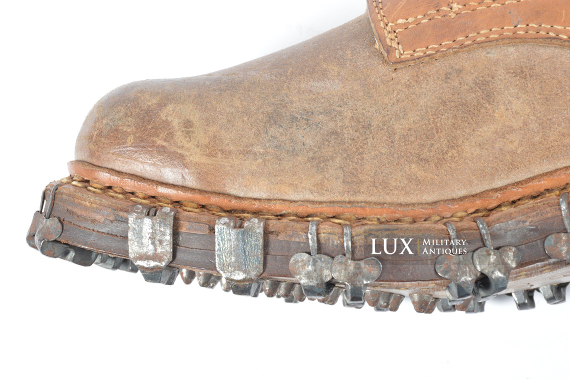 Unissued late-war German mountain trooper's ankle boots, « Gebirgsjäger » - photo 15