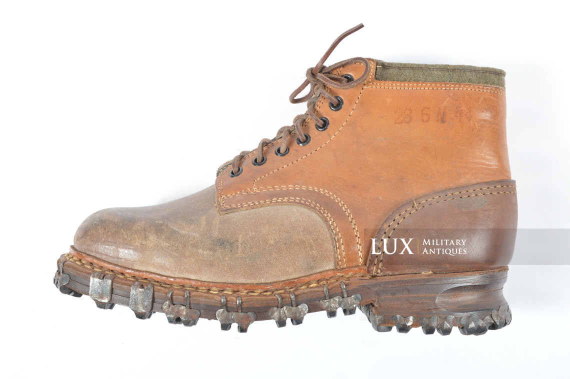 Unissued late-war German mountain trooper's ankle boots, « Gebirgsjäger » - photo 26