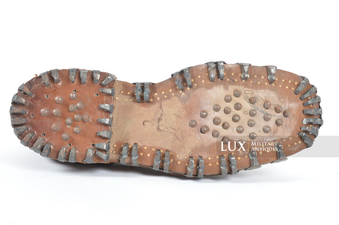 Unissued late-war German mountain trooper's ankle boots, « Gebirgsjäger » - photo 34
