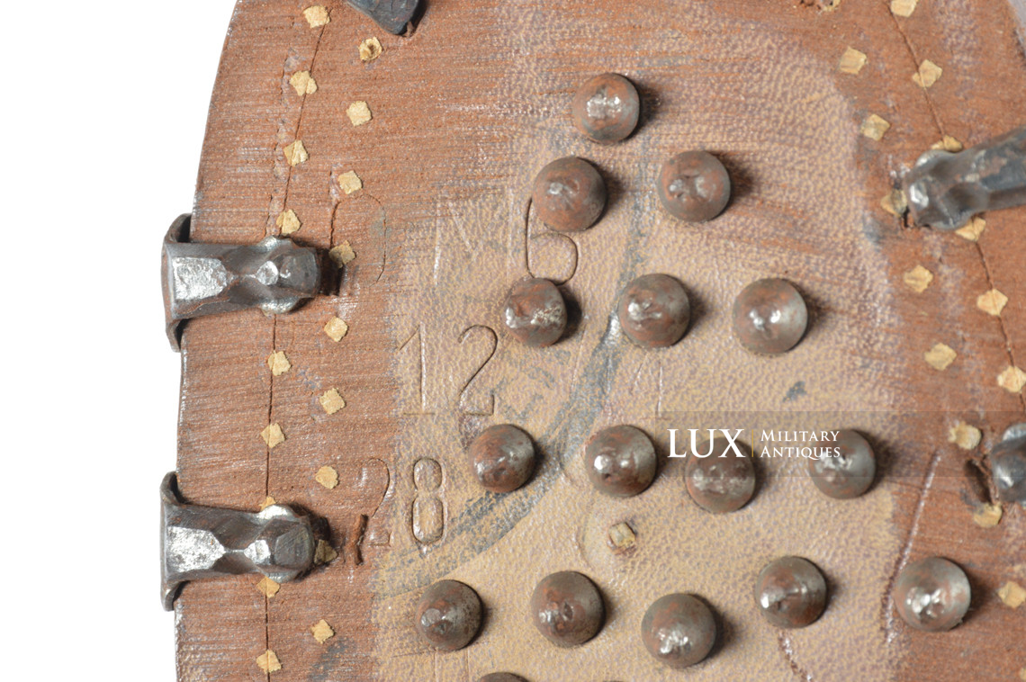 Unissued late-war German mountain trooper's ankle boots, « Gebirgsjäger » - photo 37