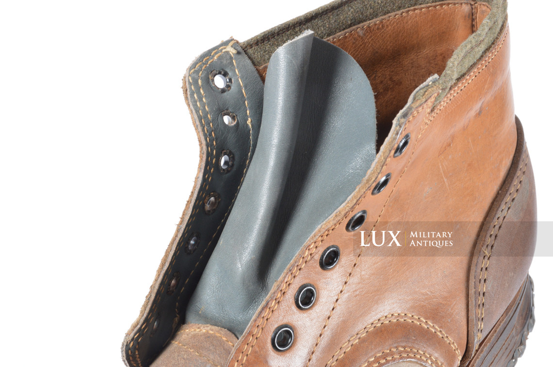 Unissued late-war German mountain trooper's ankle boots, « Gebirgsjäger » - photo 39