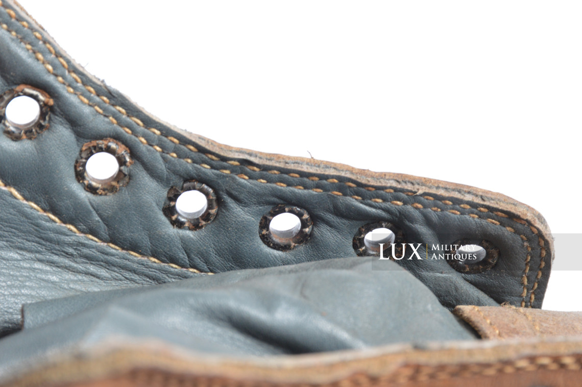 Unissued late-war German mountain trooper's ankle boots, « Gebirgsjäger » - photo 23
