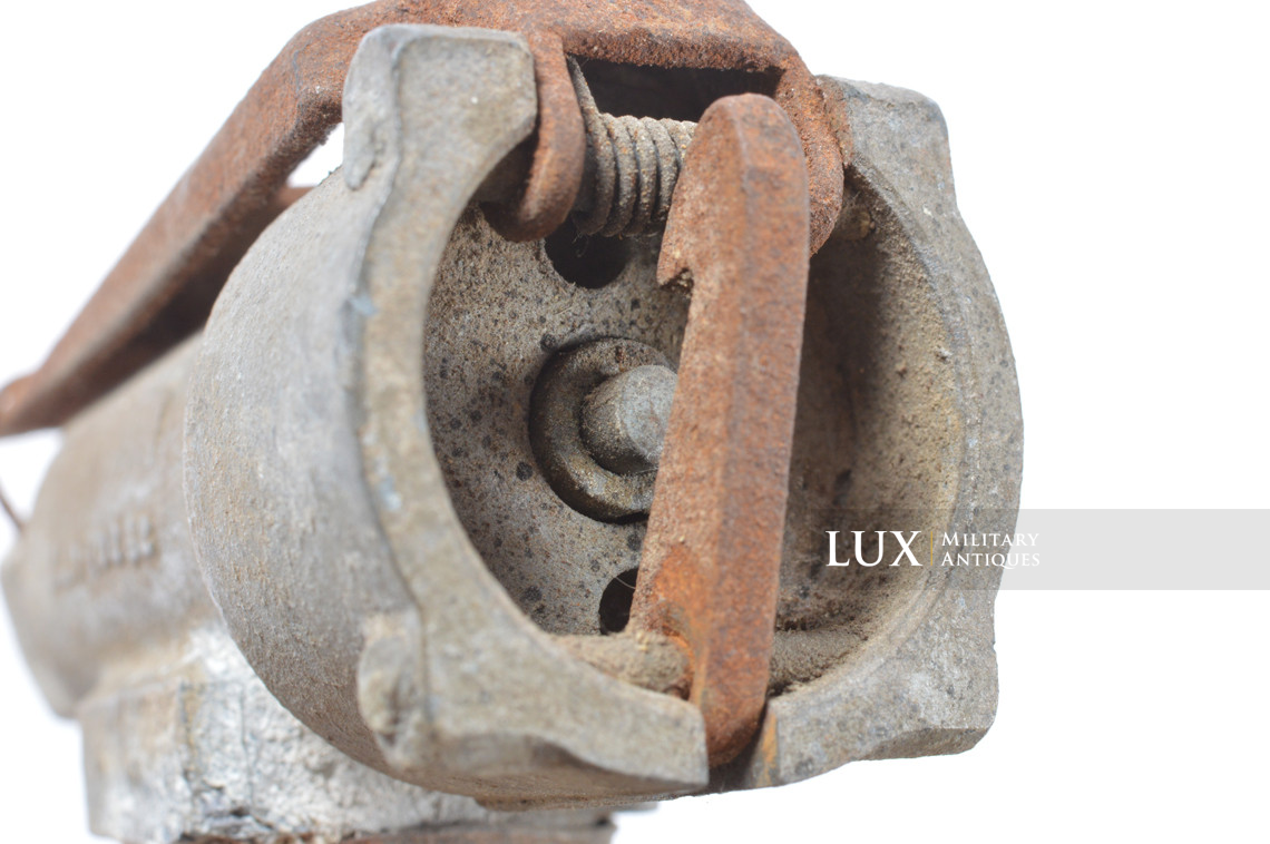 Late-war German armored vehicle issued fire extinguisher, « Tetra / 1943 » - photo 12