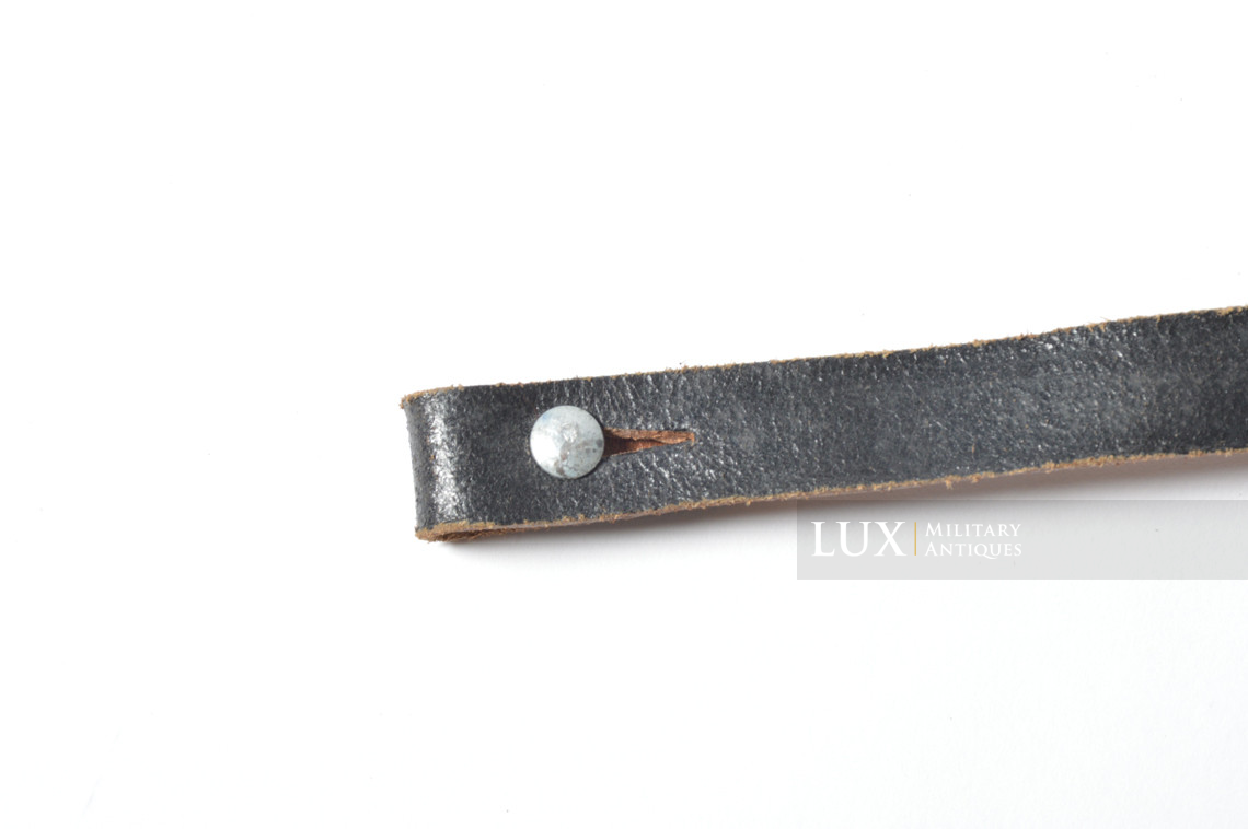 Late-war German helmet chinstrap, RBNr « 0/0750/0100 » - photo 9
