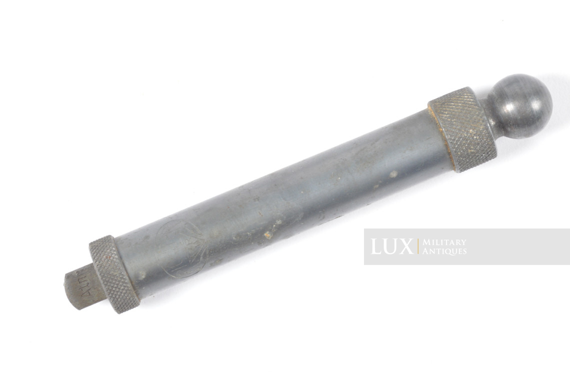 German vehicle tire pressure reader with case, « Richter » - photo 8