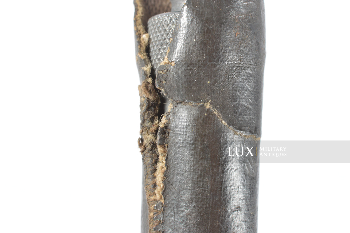 German vehicle tire pressure reader with case, « Richter » - photo 14