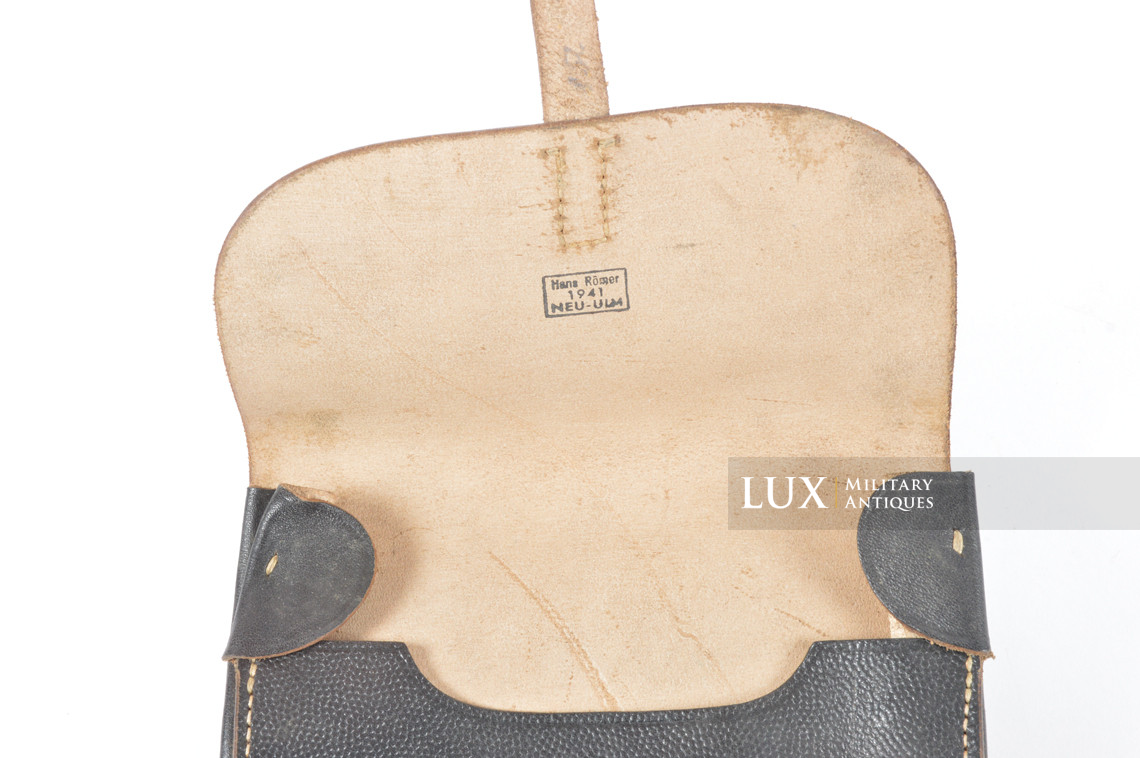 Porte cartes fin de guerre en cuir noir, état neuf, « 1941 » - photo 12