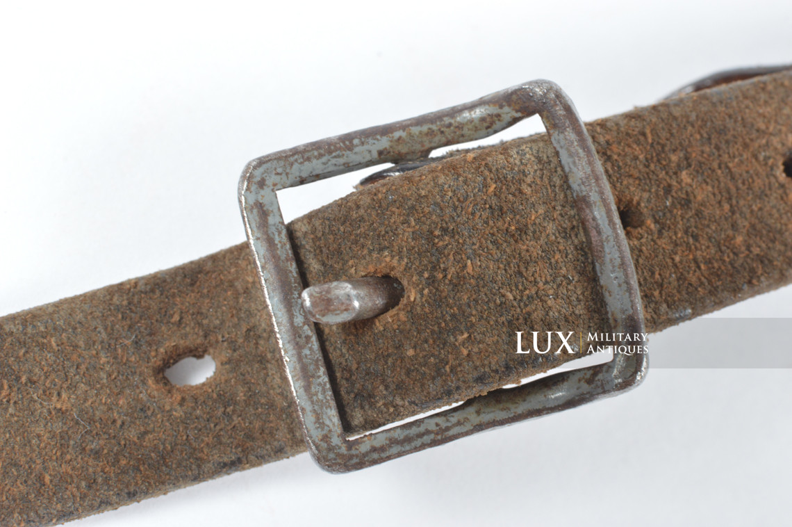 Jugulaire de casque allemand milieu de guerre, « Heinrich Sohn K, Neu-Ulm 1942 » - photo 13