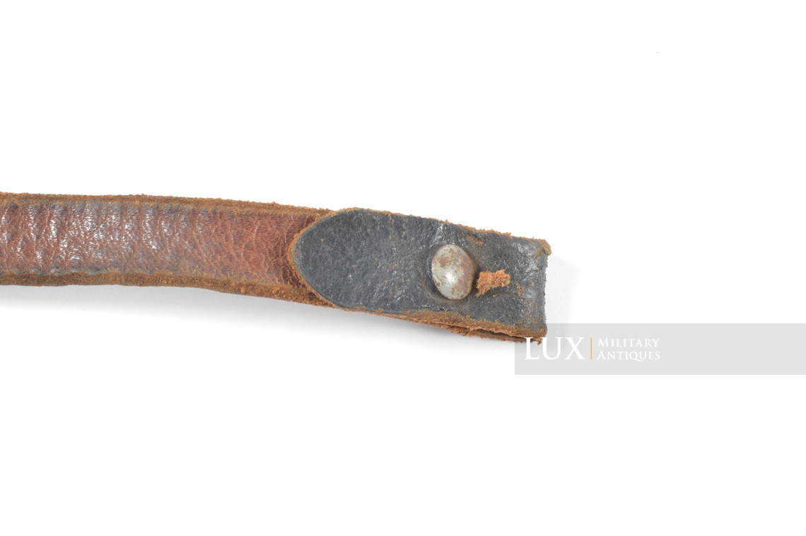 Jugulaire de casque allemand fin de guerre, « 0/0383/0040 1943 » - photo 11