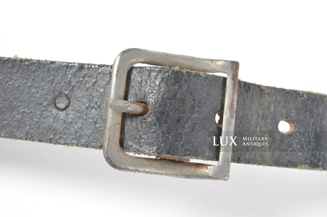 Late-war German helmet chinstrap, RBNr « 0/0750/0100 » - photo 13
