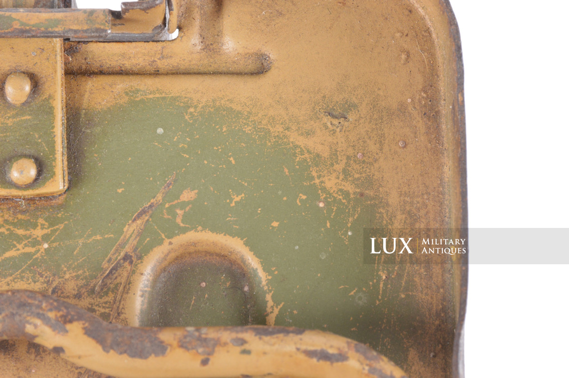 Rare German MG34/42 drum carrier cradle in camouflage paint finish, « Normandy » - photo 11