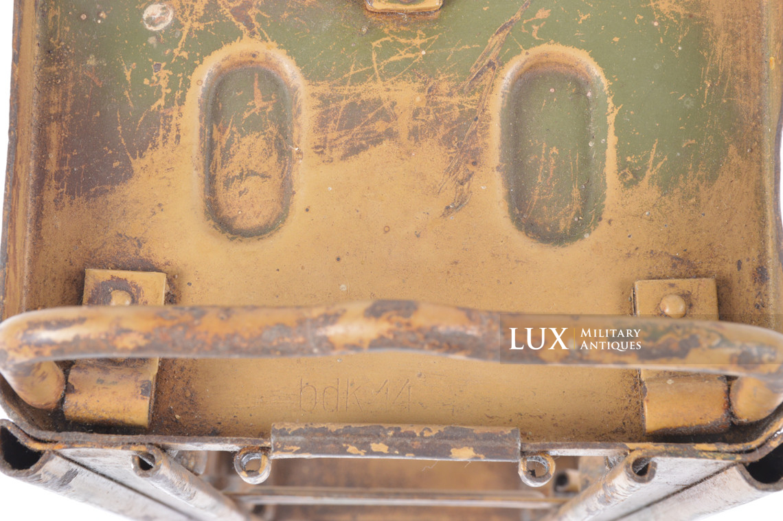 Rare German MG34/42 drum carrier cradle in camouflage paint finish, « Normandy » - photo 12