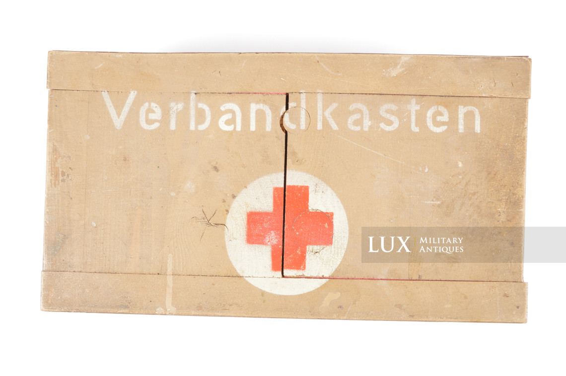 Caisse allemande de premiers soins fin de guerre en bois, « Verbandkasten » - photo 8