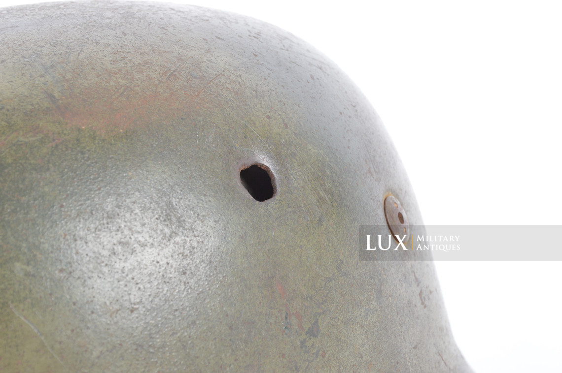 Casque parachutiste allemand M38 camouflé deux tons, « impacté » - photo 26
