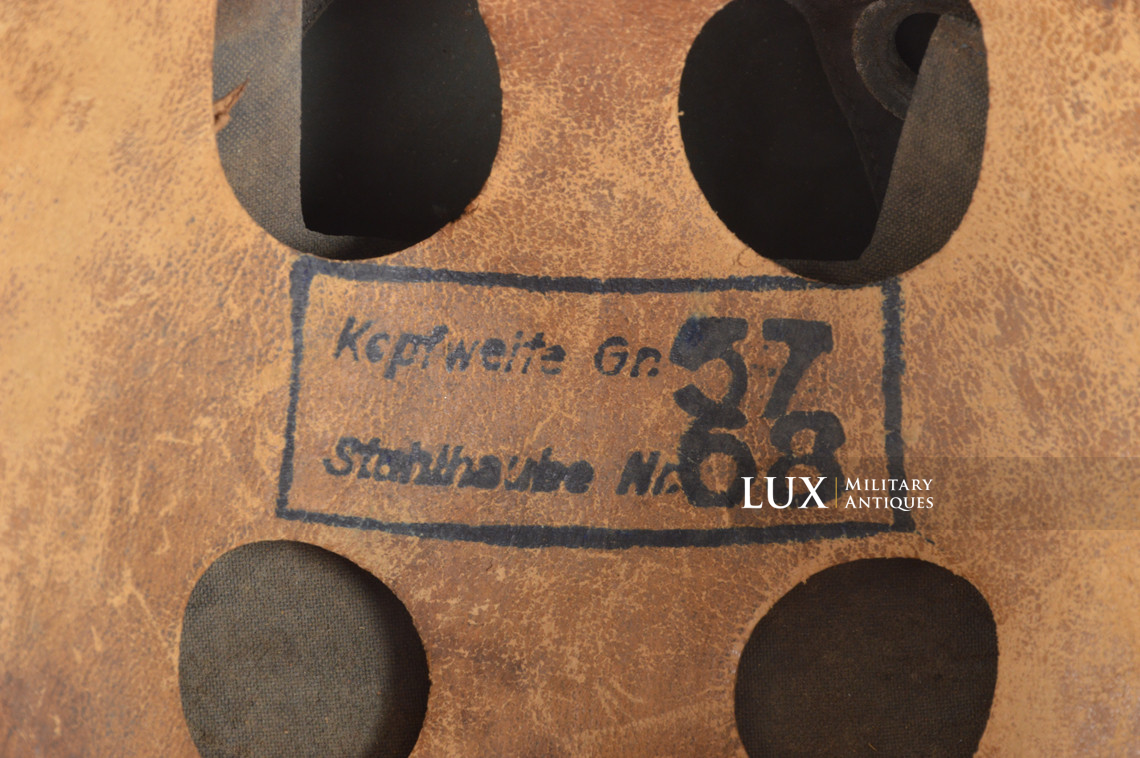 Casque parachutiste allemand M38 camouflé deux tons, « impacté » - photo 59
