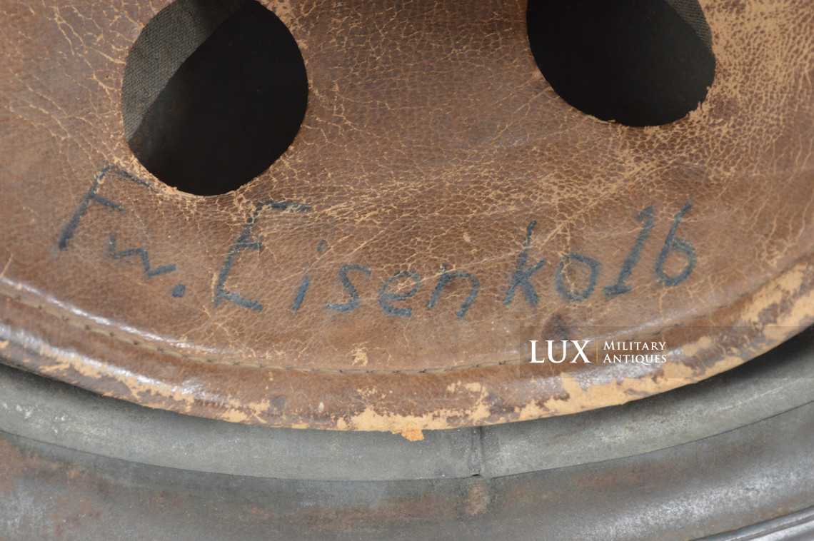 Casque parachutiste allemand M38 camouflé deux tons, « impacté » - photo 61