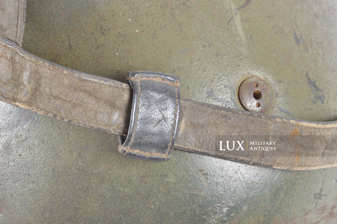 Casque parachutiste allemand M38 camouflé deux tons, « impacté » - photo 65