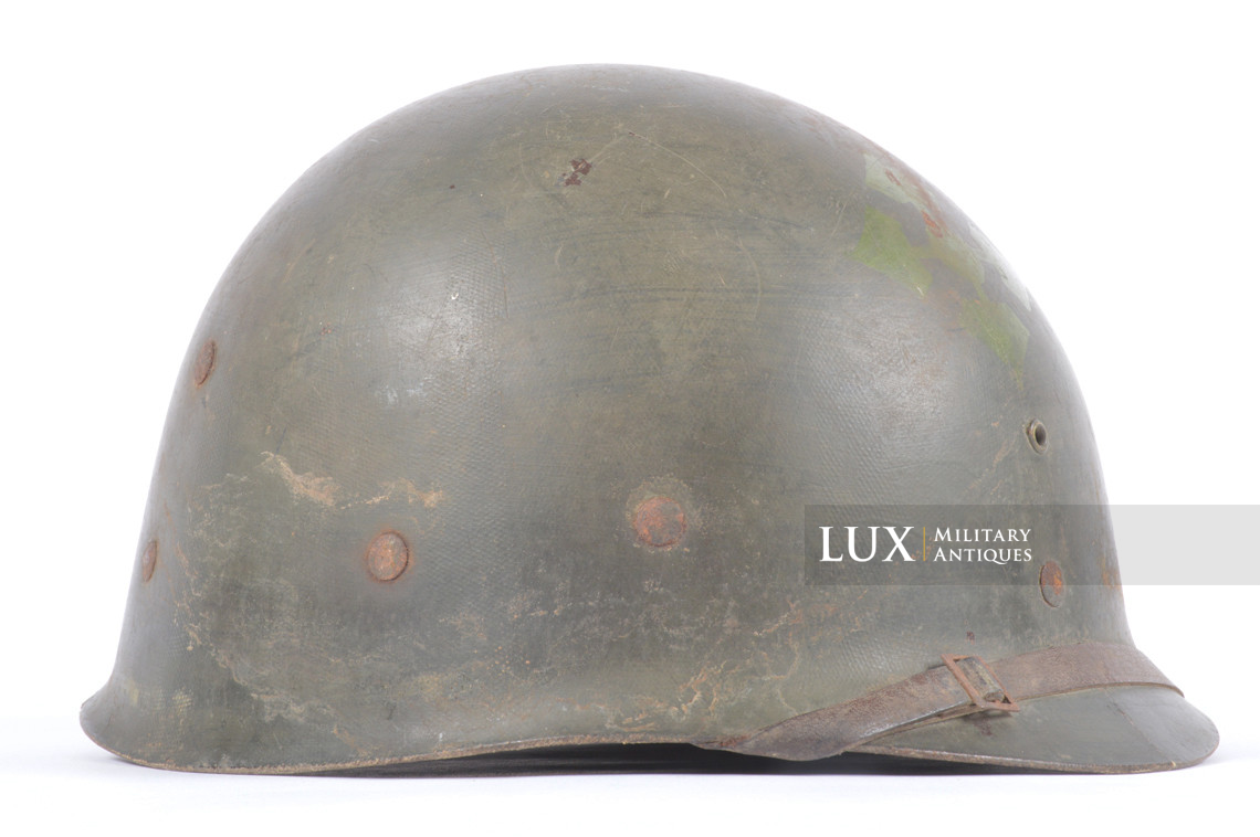 USM1 4th Infantry Division fixed bale camouflaged combat helmet, « IVY DIVISION » - photo 70