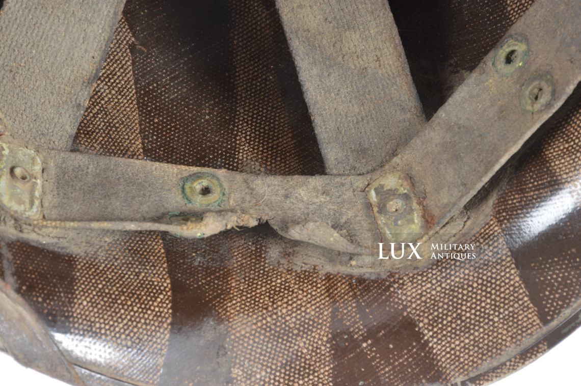 USM1 4th Infantry Division fixed bale camouflaged combat helmet, « IVY DIVISION » - photo 93