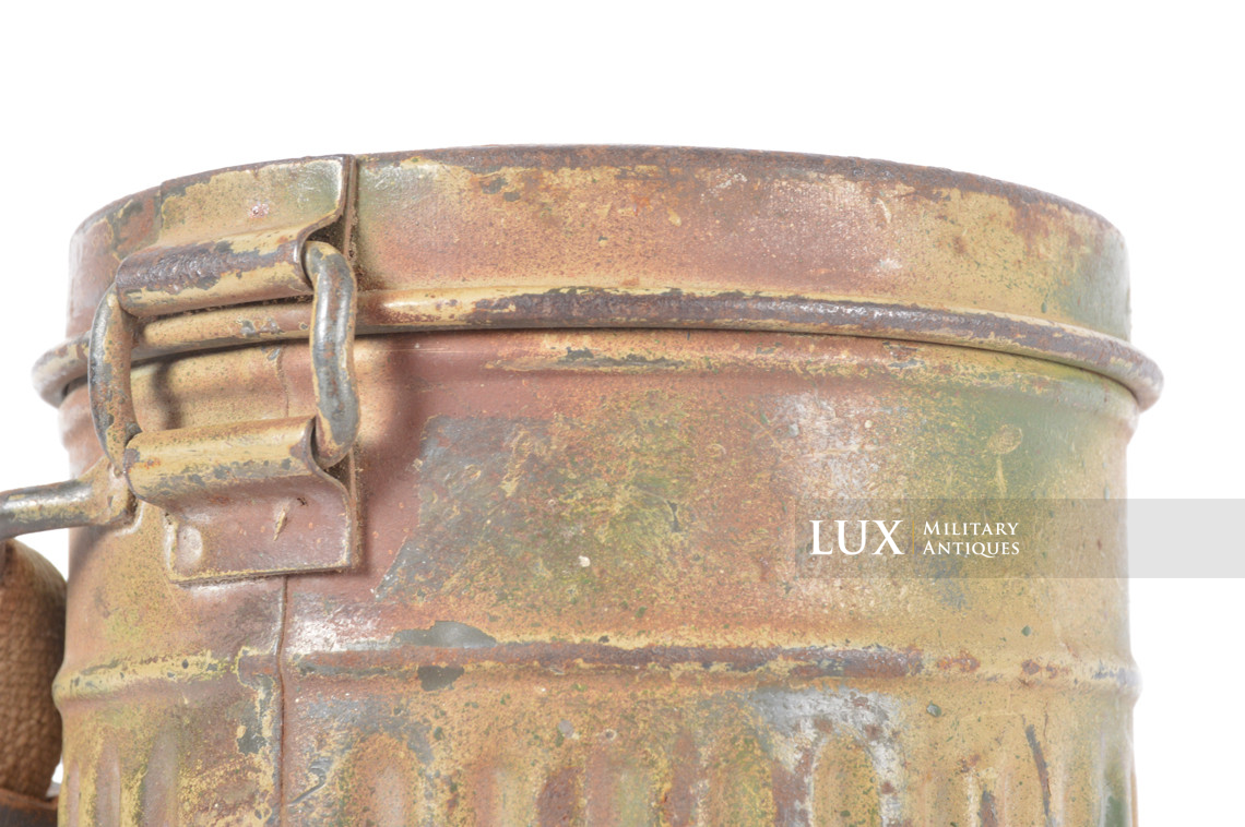 German three-tone camouflage gas mask canister, « Normandy » - photo 17