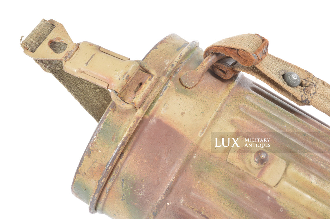 German three-tone camouflage gas mask canister, « Normandy » - photo 23