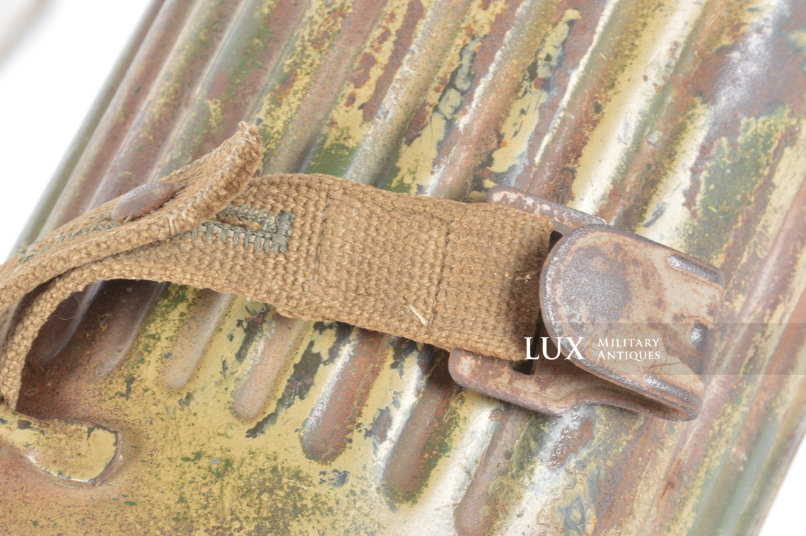 German three-tone camouflage gas mask canister, « Normandy » - photo 28