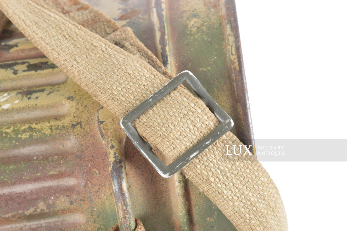 German three-tone camouflage gas mask canister, « Normandy » - photo 31